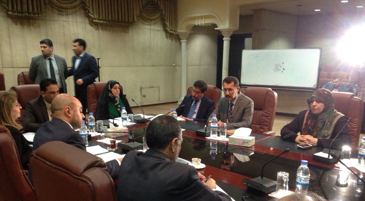  المالية النيابية : رواتب الموظفين والمتقاعدين والحماية الاجتماعية مؤمنة