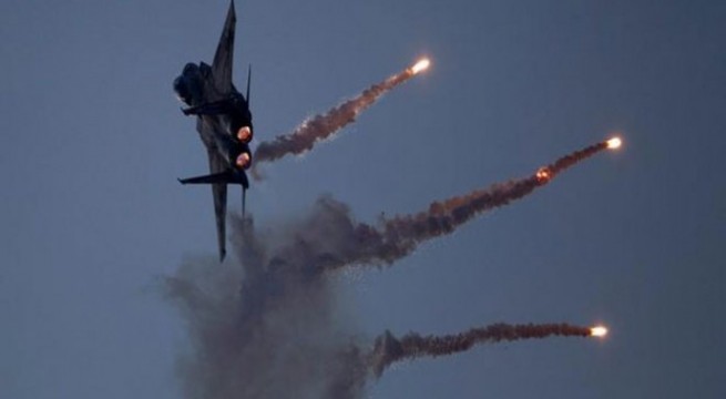 طائرات التحالف تقصف المجمع الطبي في الجانب الأيمن من الموصل