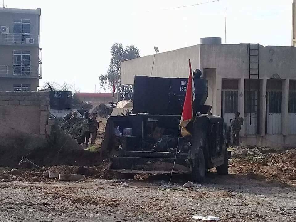 قيادة عمليات “قادمون يا نينوى”: قوات مكافحة الارهاب تسيطر على مجمع الكفاءات عند مدخل جامعة الموصل