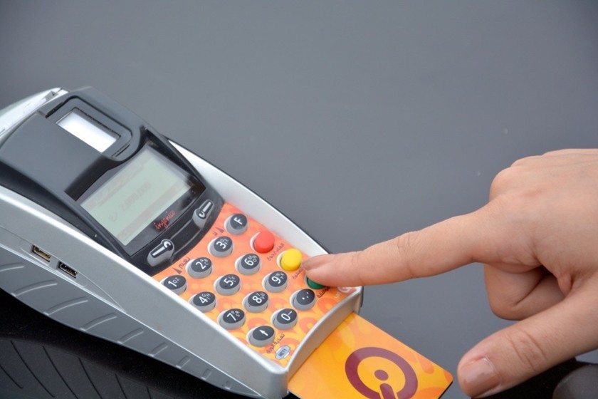 الكشف عن شبكة لتزوير البطاقات الذكية واستلام رواتب المتقاعدين