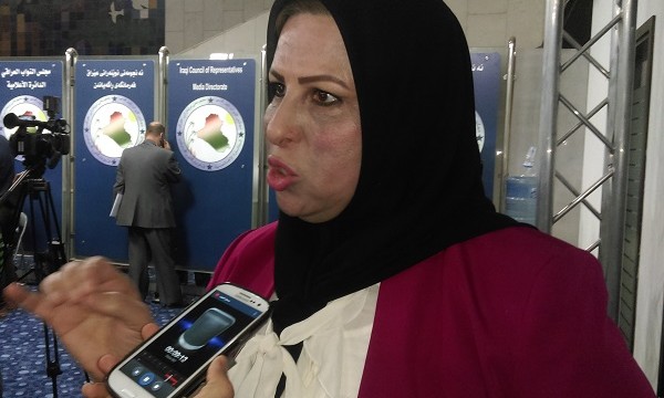 عالية نصيف تكشف عن تقاضي سيطرات مداخل بغداد ألف دولار عن كل شاحنة أو حاوية