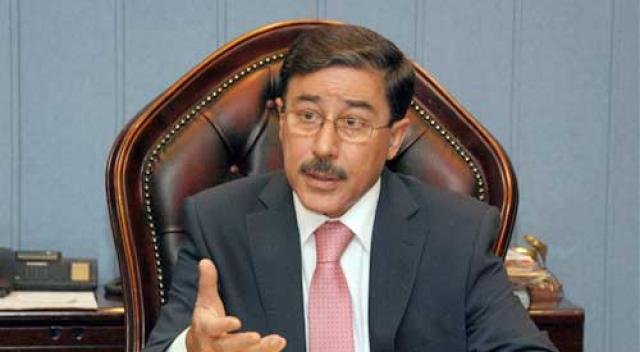 البنك المركزي يدعو الحكومة إلى التخلص من الاعتماد على النفط