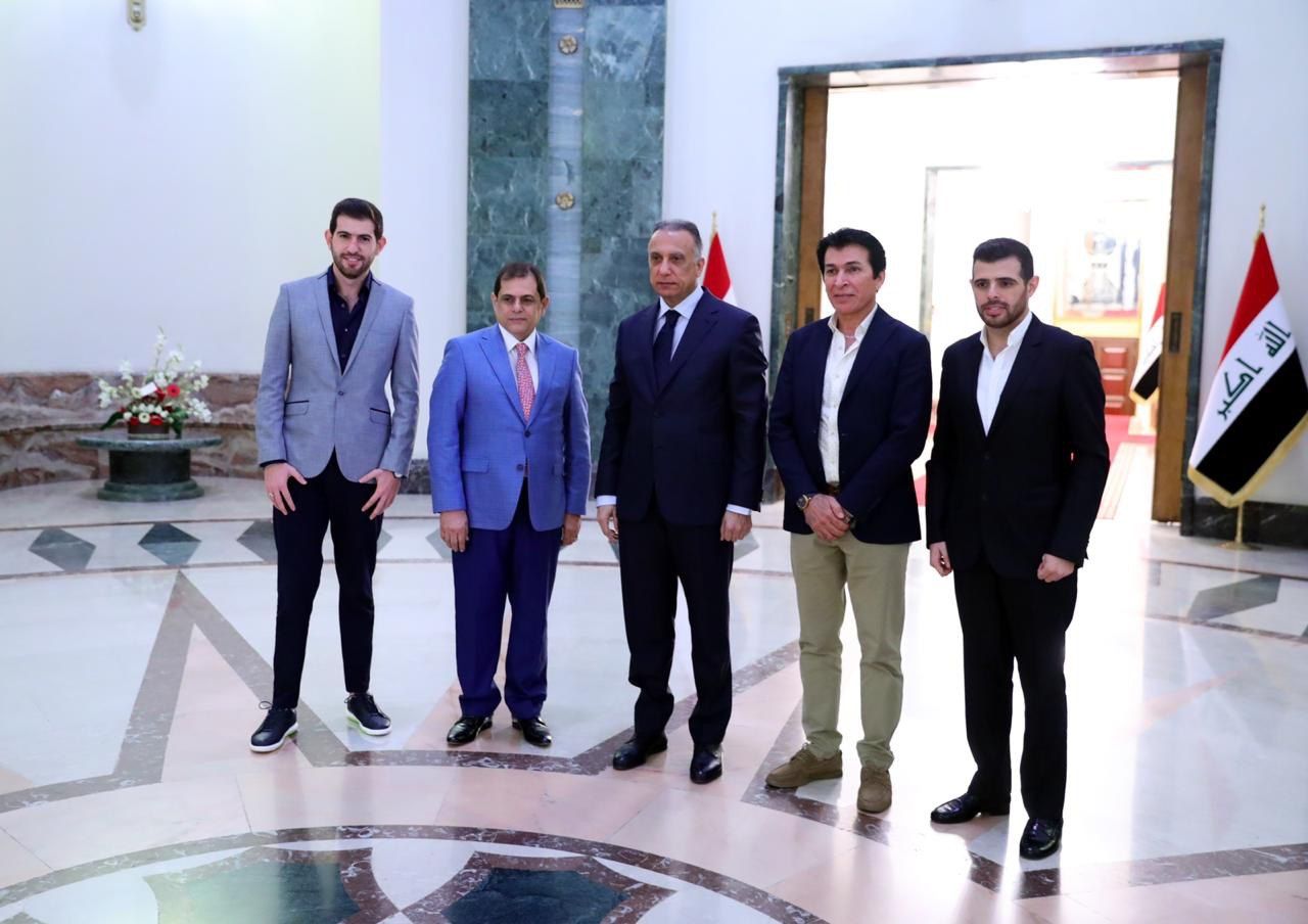 بالصور رئيس مجلس الوزراء مصطفى الكاظمي يستضيف كادر مسلسل    كما مات وطن في القصر الرئاسي