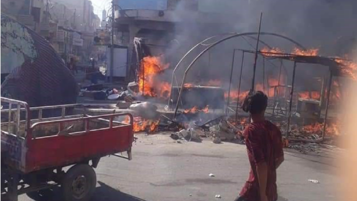 حريق يلتهم خيم الاعتصام في ذي قار (صور)