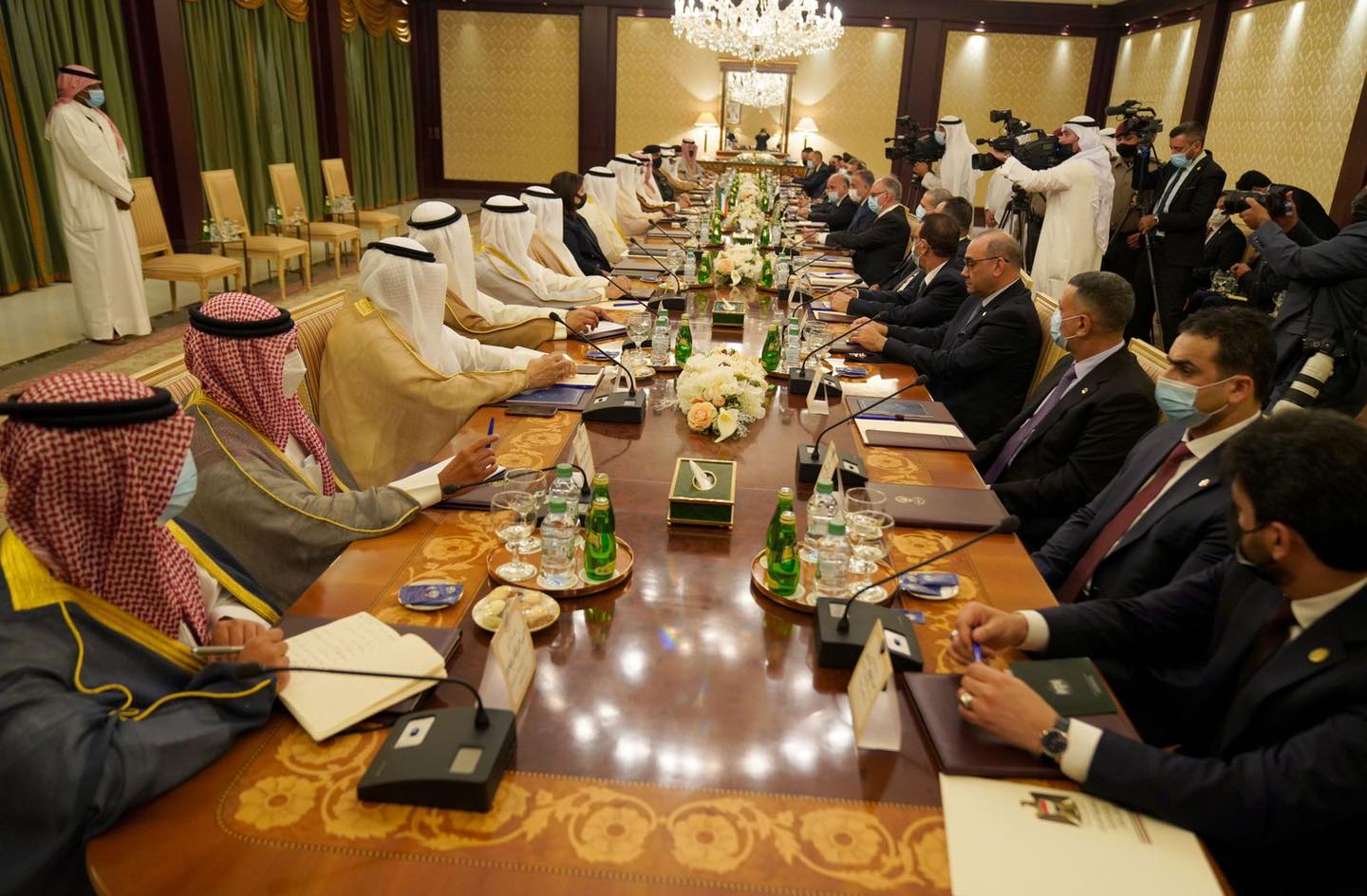 الكاظمي يؤكد لنظيره الكويتي أن الحكومة العراقية جادة وعازمة على بحث جميع الملفات العالقة بين البلدين