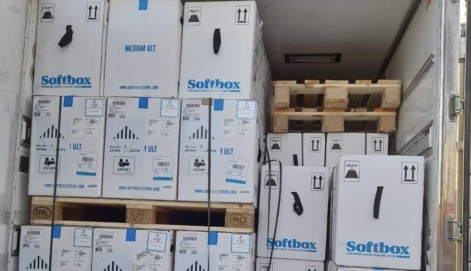 المنافذ: تسهيل دخول 617 الف جرعة لقاح فايزر عبر مطار بغداد