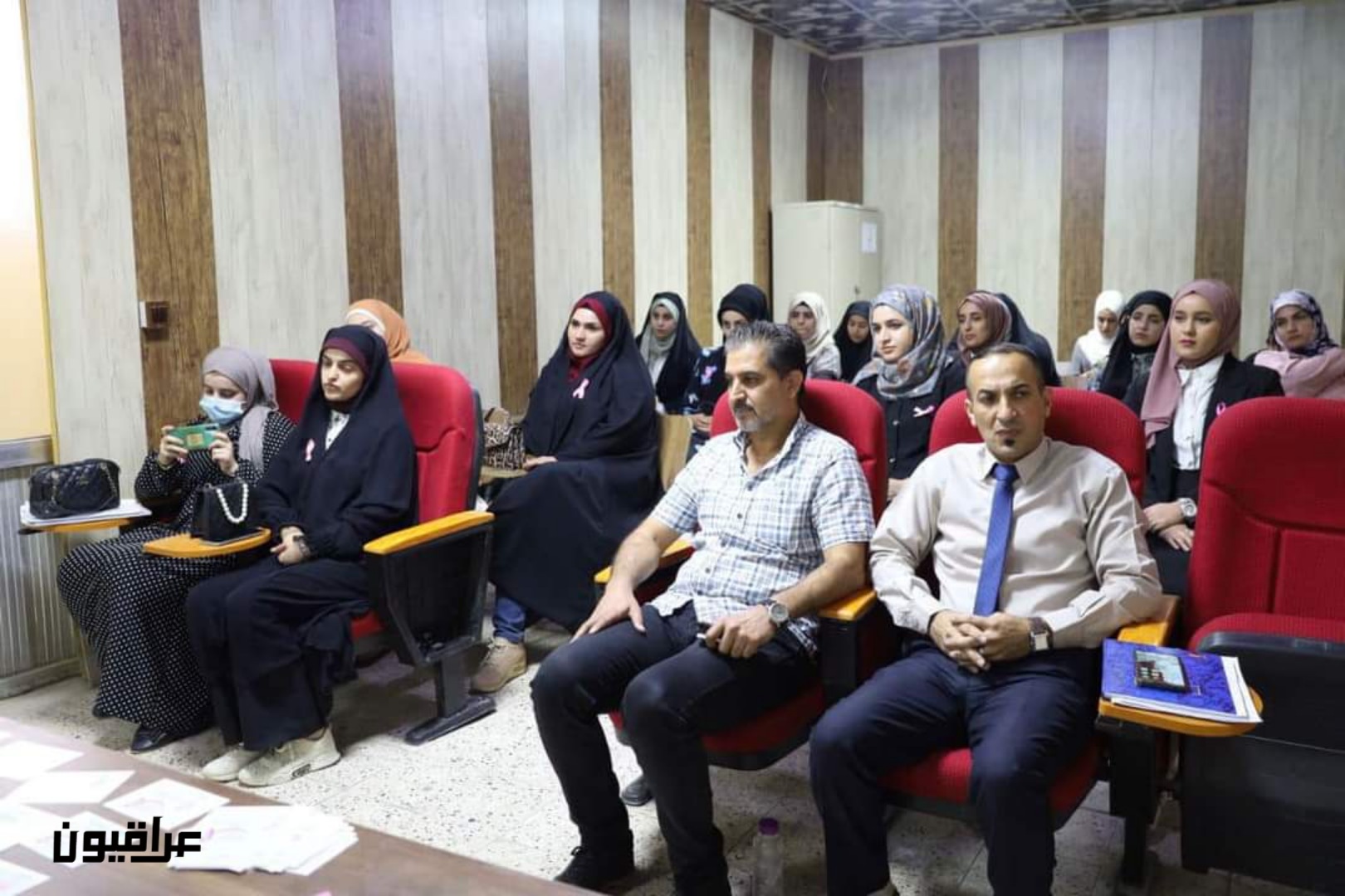 كلية الإمام الكاظم تُنظم ندوة توعوية للكشف المبكر عن سرطان الثدي