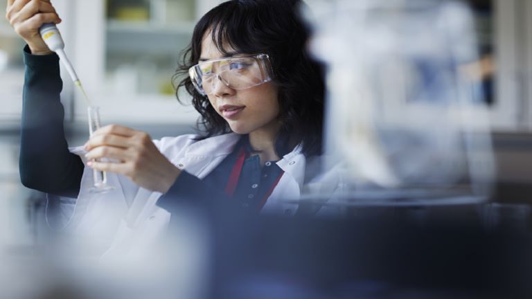 اختراق “تاريخي” في علاج مرض ألزهايمر قد يكون متاحا اعتبارا من العام المقبل!