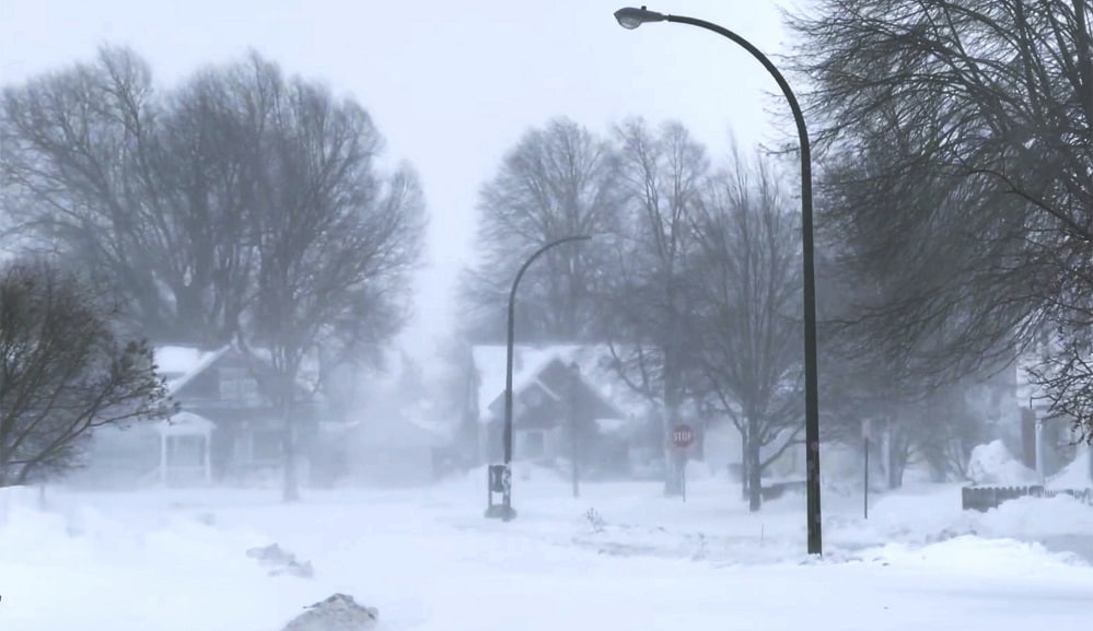 الولايات المتحدة تخرج ببطء من العاصفة المدمرة