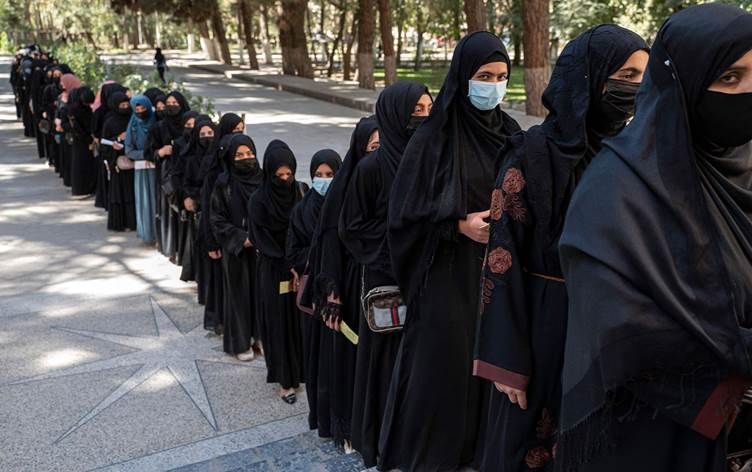 منظمات غير حكومية تعلق نشاطها في أفغانستان بعد حظر عمل النساء فيها