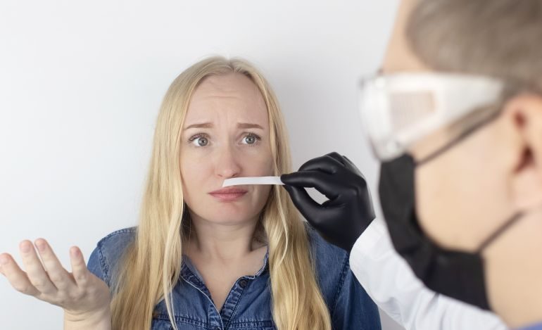 هل فقدت حاسة الشم بسبب كورونا؟ دراسة جديدة تكشف السبب