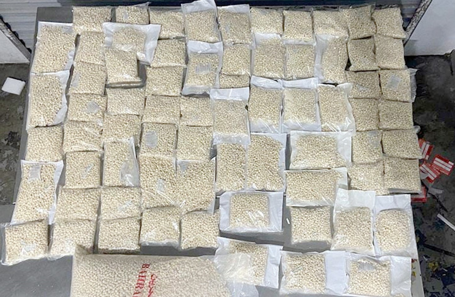 الإمارات.. ضبط 4.5 ملايين حبة “كبتاغون” في معلبات غذائية￼