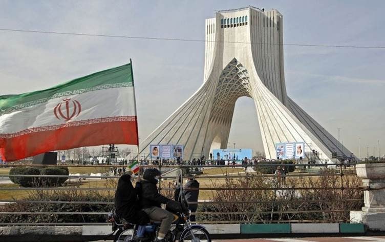 إيران.. قلق حول مصير 5 شابات بعد انتشار فيديو راقص لهن