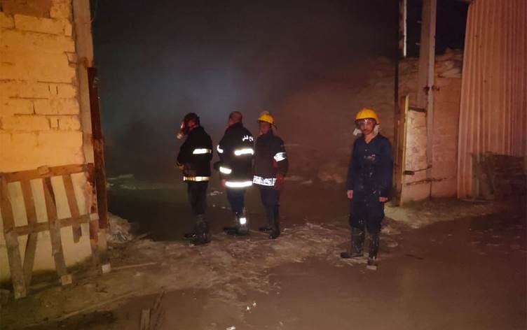 احتراق نحو 150 طن من سماد الكبريت في مخازن المشراق في محافظة نينوى
