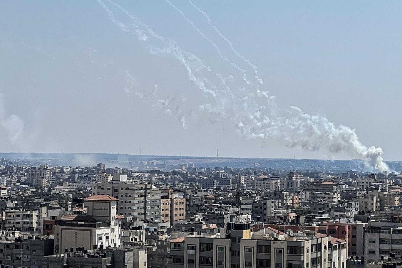 بعد توغل مقاتلين من غزة الى اسرائيل واستهدافها بالصواريخ.. جيش الاحتلال يعلن حالة التأهب للحرب