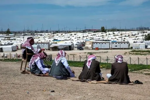 برلماني يصف ادعاء وزير الهجرة بوجود جهات تمنع عودة النازحين لديارهم بـ”الأكذوبة”