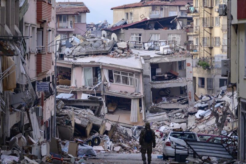 زلزال تركيا يخلف 30 ضحية ودعوات حكومية للحذر