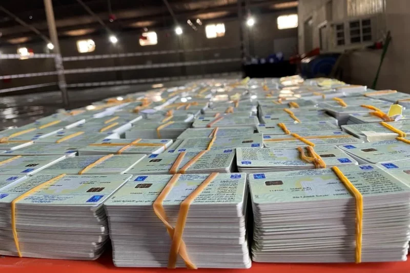 المفوضية : مستمرون بتوزيع البطاقات البايومترية حتى يوم الاقتراع