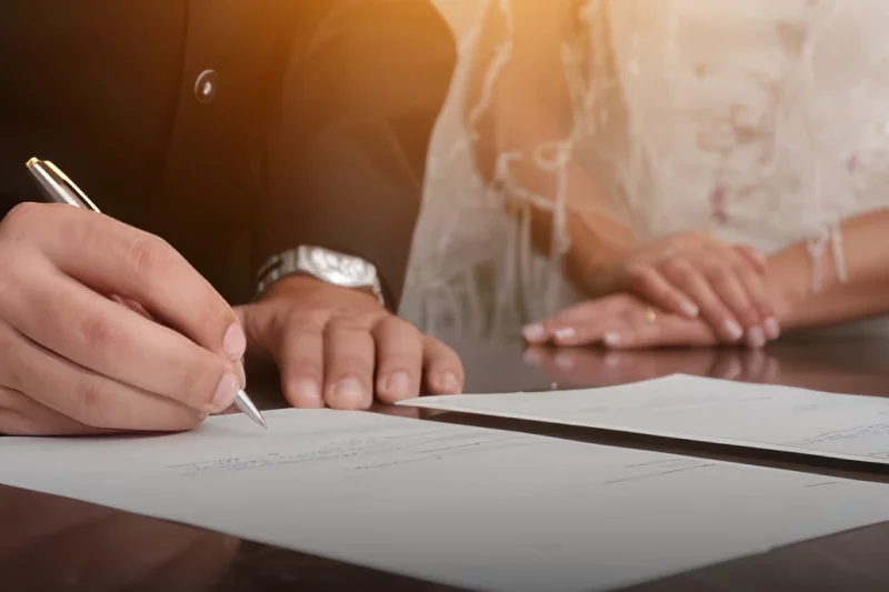 القضاء: تسجيل أكثر من ستة آلاف حالة طلاق خلال الشهر، بمعدّل 305 حالات يومياً