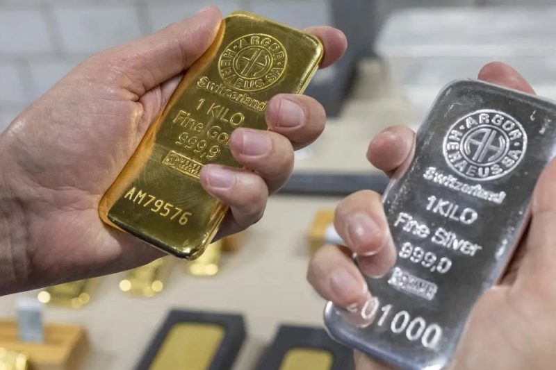 المعادن النفيسة تتكبد خسائر حادة في الأسواق العالمية