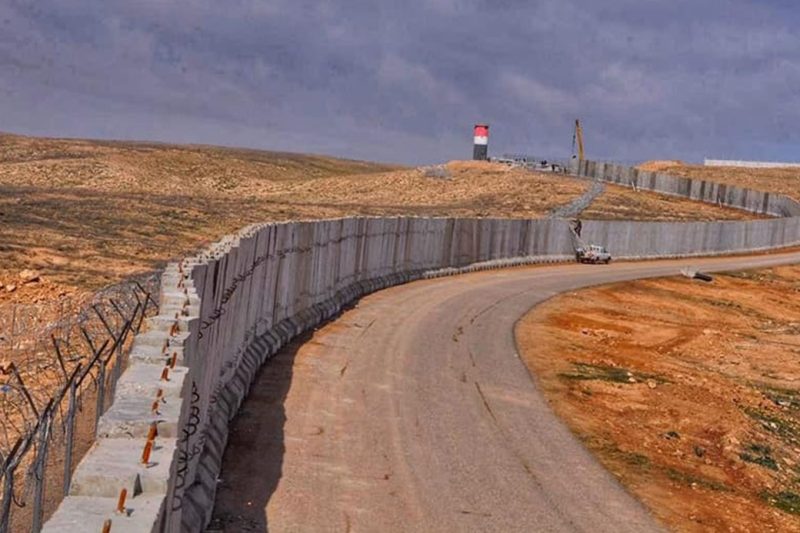 العراق يقترب من إكمال جدار سوريا.. ونقل معتقلي “داعش” إلى سجون محصّنة