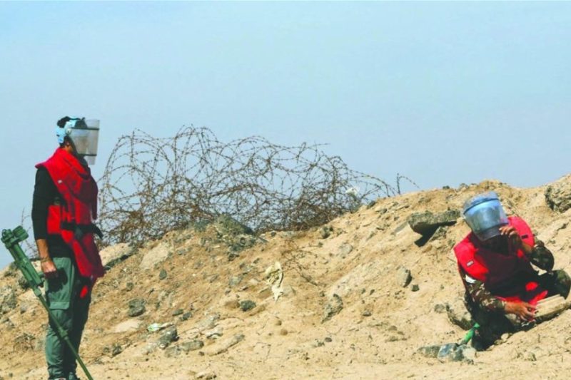 العراق يُحقق تقدمًا بإزالة الألغام ويطهر 62% من الأراضي الملوثة