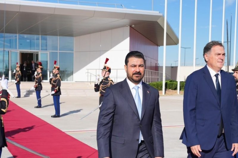 انتقال رئيس مجلس الوزراء إلى برلين ختامًا لزيارته لباريس وتوقيع ست مذكرات تفاهم